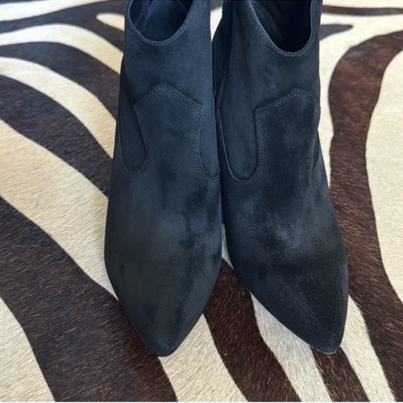Vince Camuto Movinto Suede Leather Heeled Booties/Boots Sz 9.5 Black Pointy Toe - Picture 3 of 11